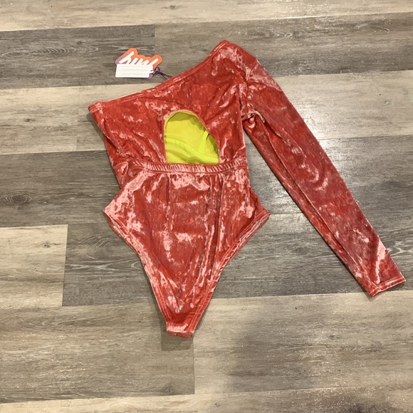 NWT Yitty Plusshy Asymetrical Bodysuit large - Picture 10 of 10